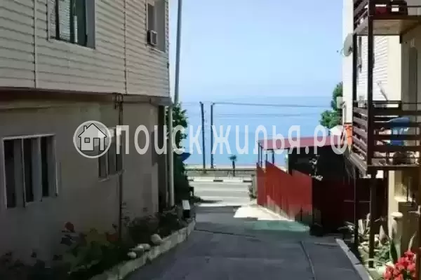 «Лазурный», Лоо