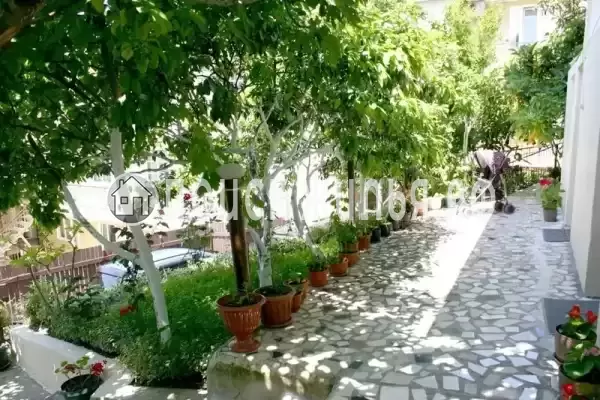 Гостевой дом «Лазурный», Лоо