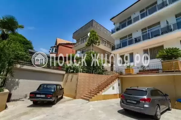 «Прибой», Лоо