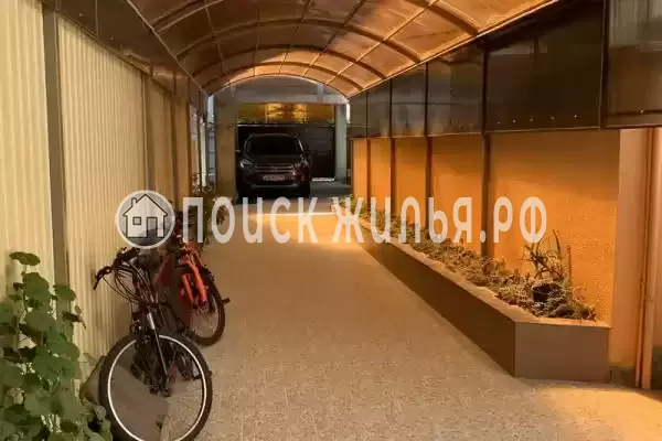 «Леон», Адлер «Леон», Адлер