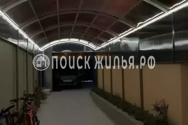 «Леон», Адлер «Леон», Адлер