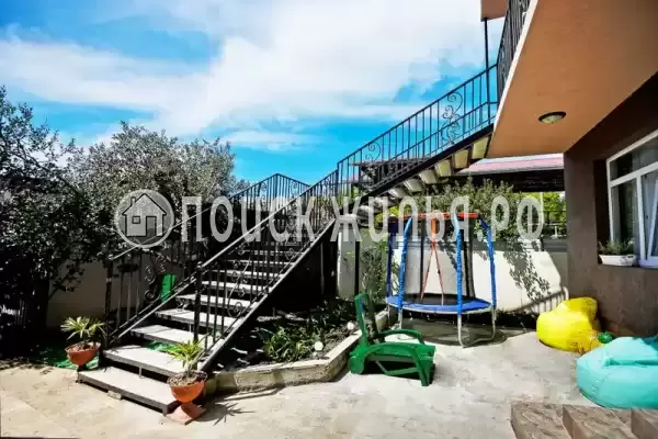 «Уютный дворик», Лоо