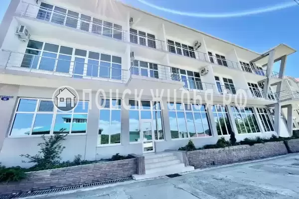 «Merri Ott», Сукко