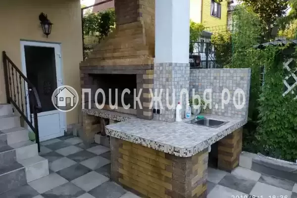 «На приморской», Небуг