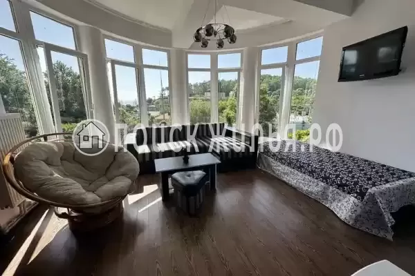 «Пани София», Якорная Щель