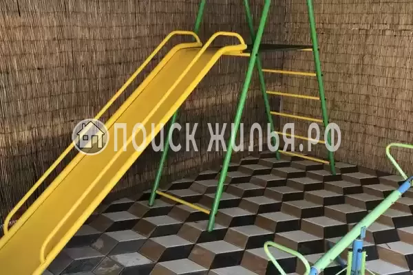 «AlexHoume», Небуг