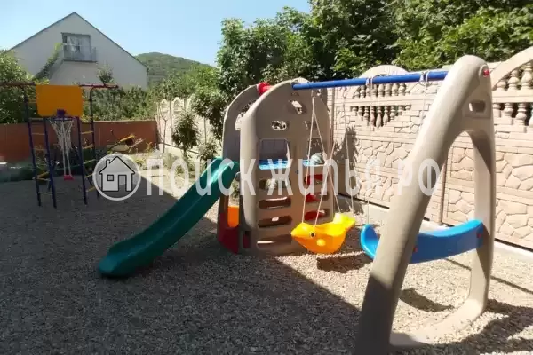 «Все свои», Новомихайловский