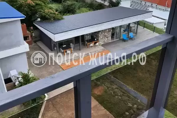 «Black Bull House», Щелкино