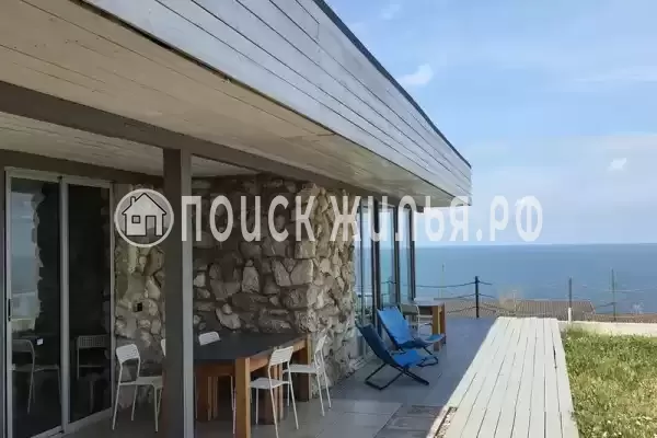 «Black Bull House», Щелкино