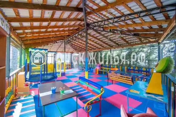 Пансионат «Hotel Viamond», Лоо