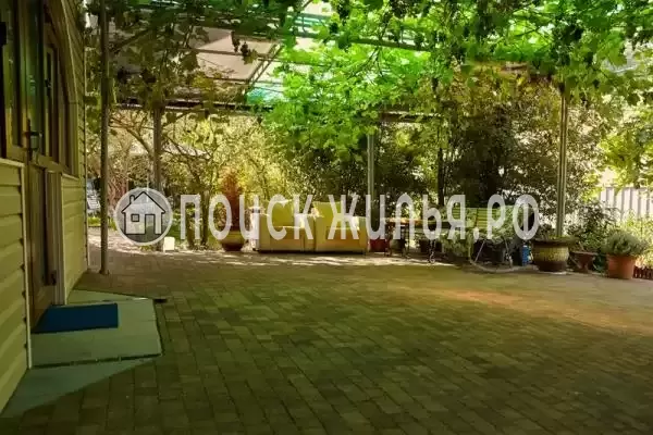 «На Глазунова 34», Хоста «На Глазунова 34», Хоста