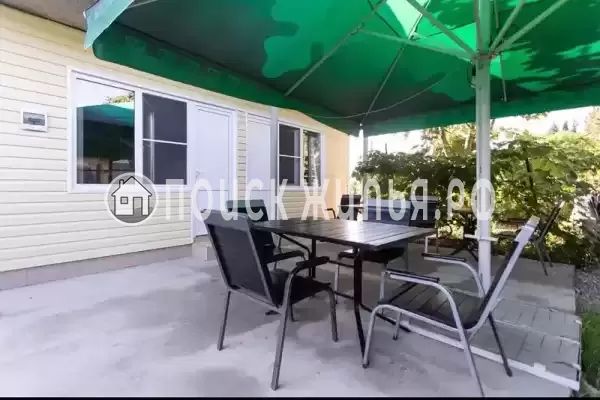 «Три карата», Адлер