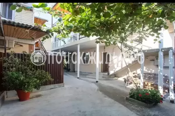 «Три карата», Адлер