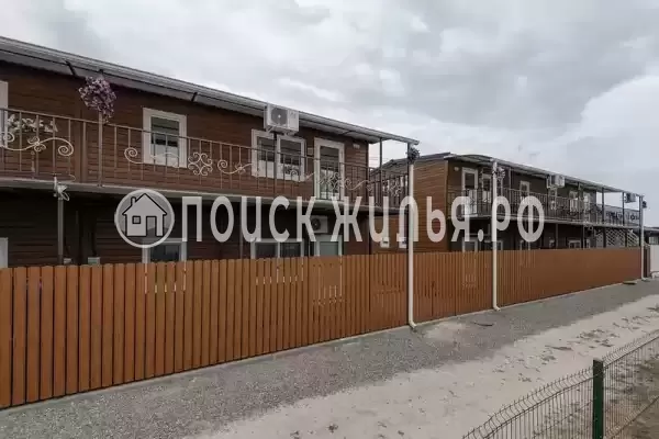 Гостевой дом «Лорис», Краснодарский край, Голубицкая, Курортная, д.81 Гостевой дом «Лорис», Краснодарский край, Голубицкая, Курортная, д.81