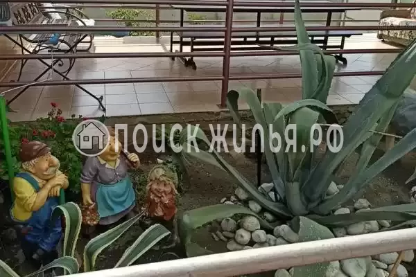 «На Изумрудной», Адлер