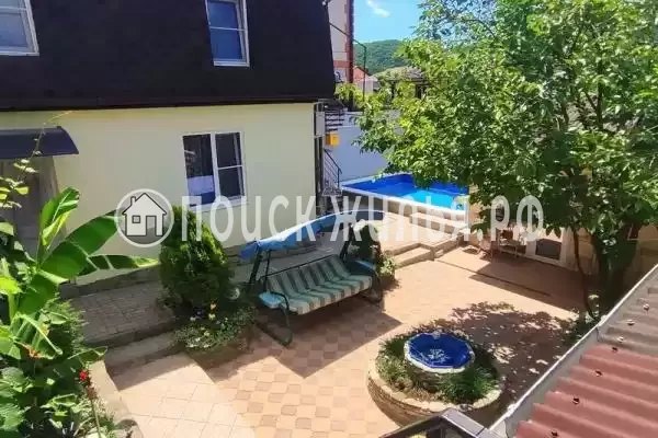 «Цветочный дворик»