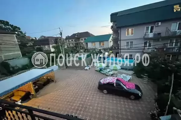 «У Ларисы», Лоо