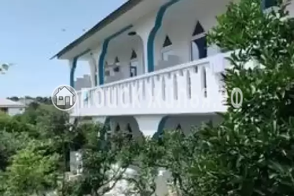 Отель «Бунгало», Лдзаа