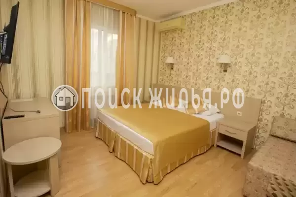 «Лора», Адлер «Лора», Адлер