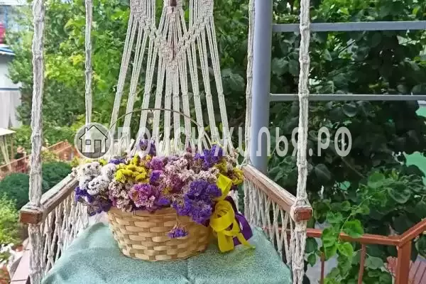 Гостиница «Зеленый дом у маяка», Саки