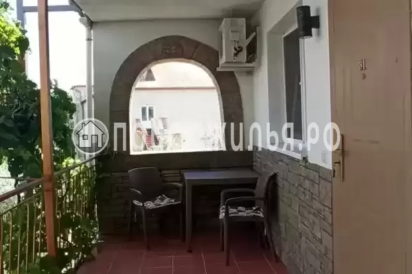 Гостиница «Зеленый дом у маяка», Саки