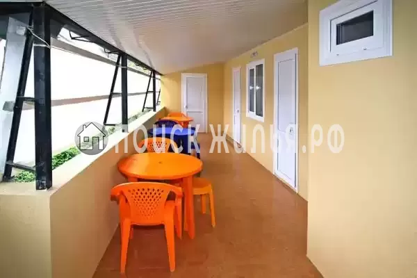 «Анна», Лоо