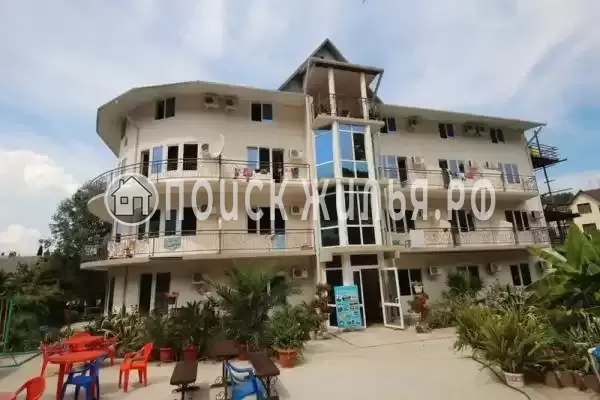 «Элеонора», Лоо