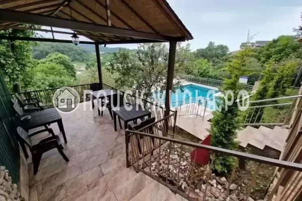 «Аида», Адлер