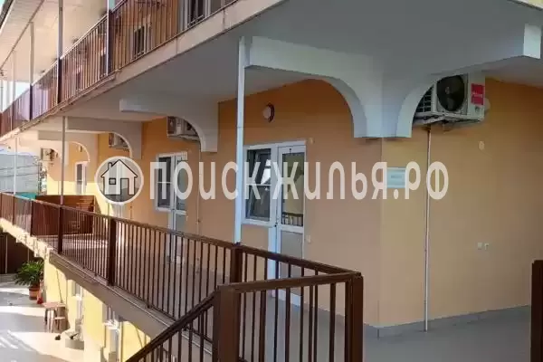 «Эмилия», Лоо