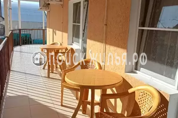 «Эмилия», Лоо