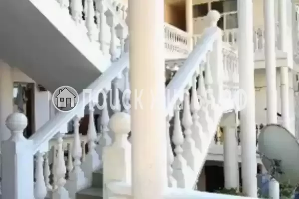 «У Сабрины», Лоо