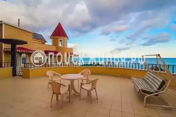 «Вилла Верона», Утёс