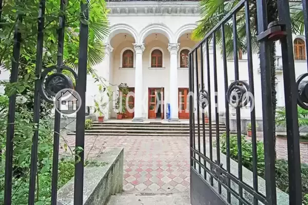 Гостиница "Гагрипш", Гагра, ул. пр-т. Ардзинба, д. 24