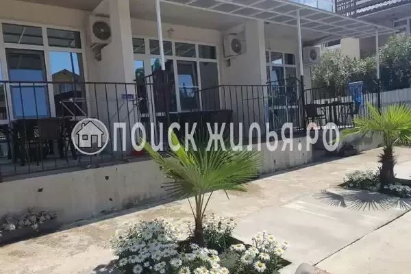 «Аполлинария», Лоо