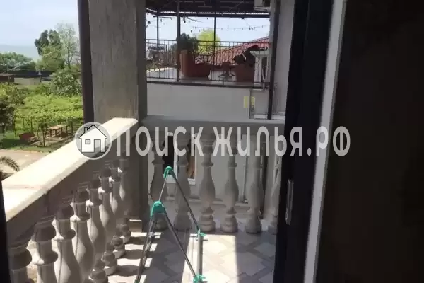 Гостевой дом «Аллея роз», Каштак
