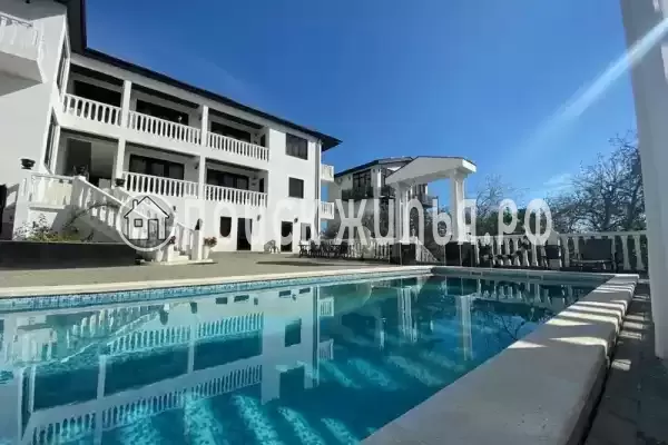 Отель «White Hotel», Республика Абхазия, Новый Афон, Сухумское шоссе, д.47/2