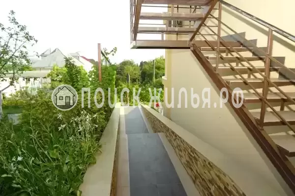 «Grandevu», Хоста