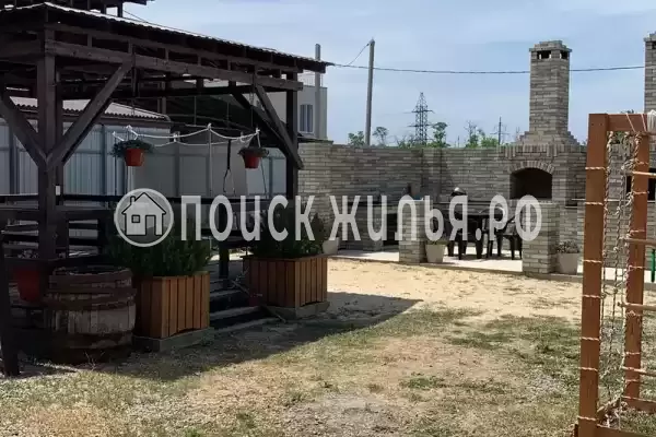 «Родные пенаты», Кучугуры