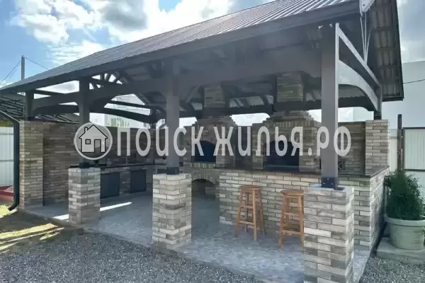 «Родные пенаты», Кучугуры