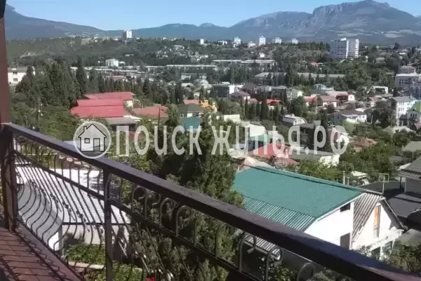 «На Артиллерийской», Алушта