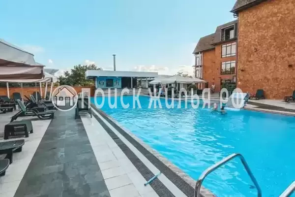 «Green hills», Пляхо