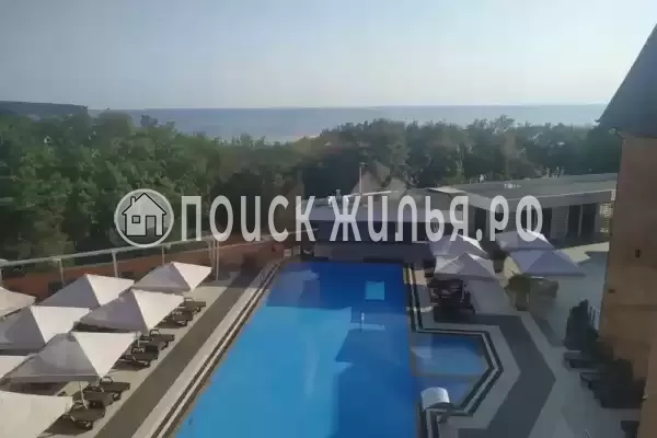 «Green hills», Пляхо