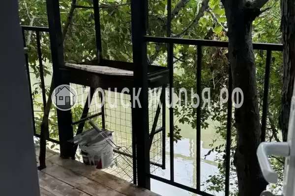 «На Прохладной», Лоо