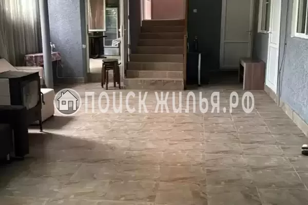 «На Прохладной», Лоо