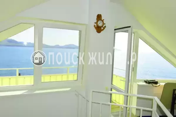 «На набережной» «На набережной»