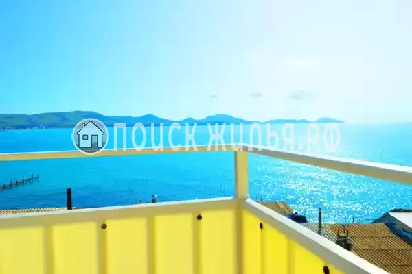 «На набережной» «На набережной»