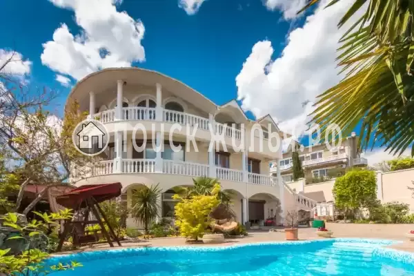 Апартаменты «На Лазурной»