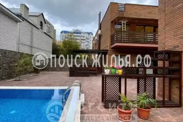 Частный сектор «Коттедж Pinnavilla в центре с большим бассейном»