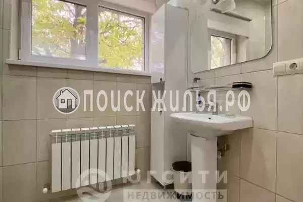 Частный сектор «Коттедж Pinnavilla в центре с большим бассейном»