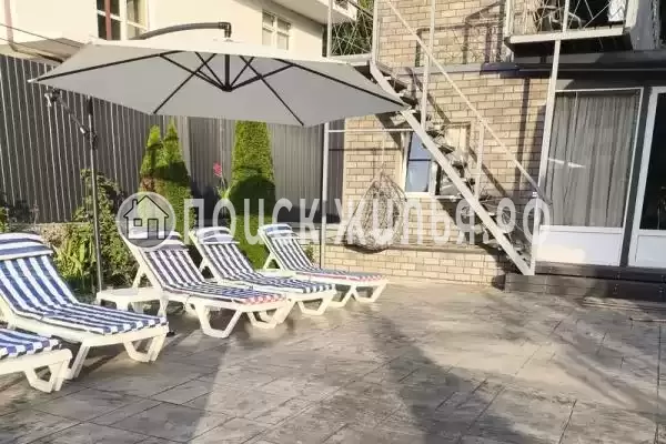 Частный сектор «Двухэтажный коттедж Средиземье»